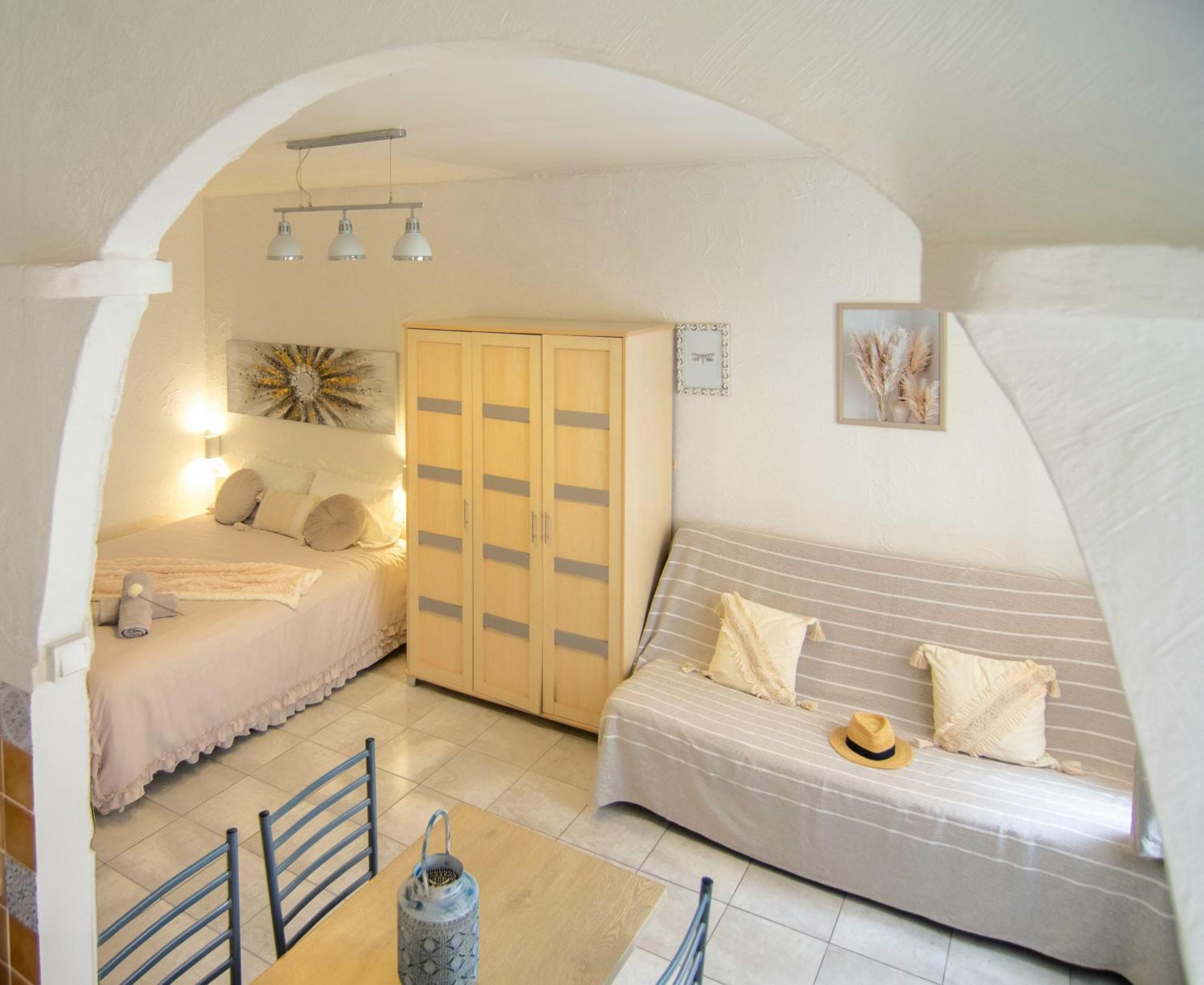 32m2 Les Pins 350 M Climatise Wifi Centre Apartment